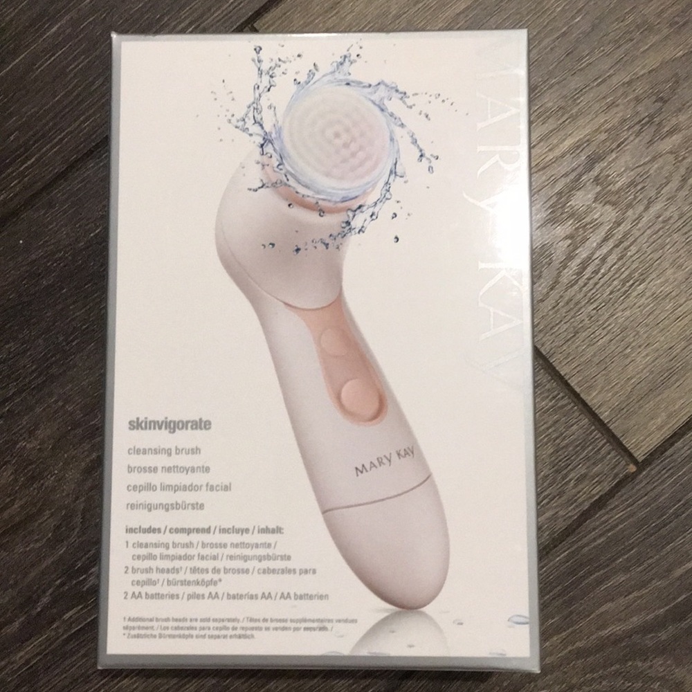 SOLD Mary Kay Skinvigorate Cleansing Brush